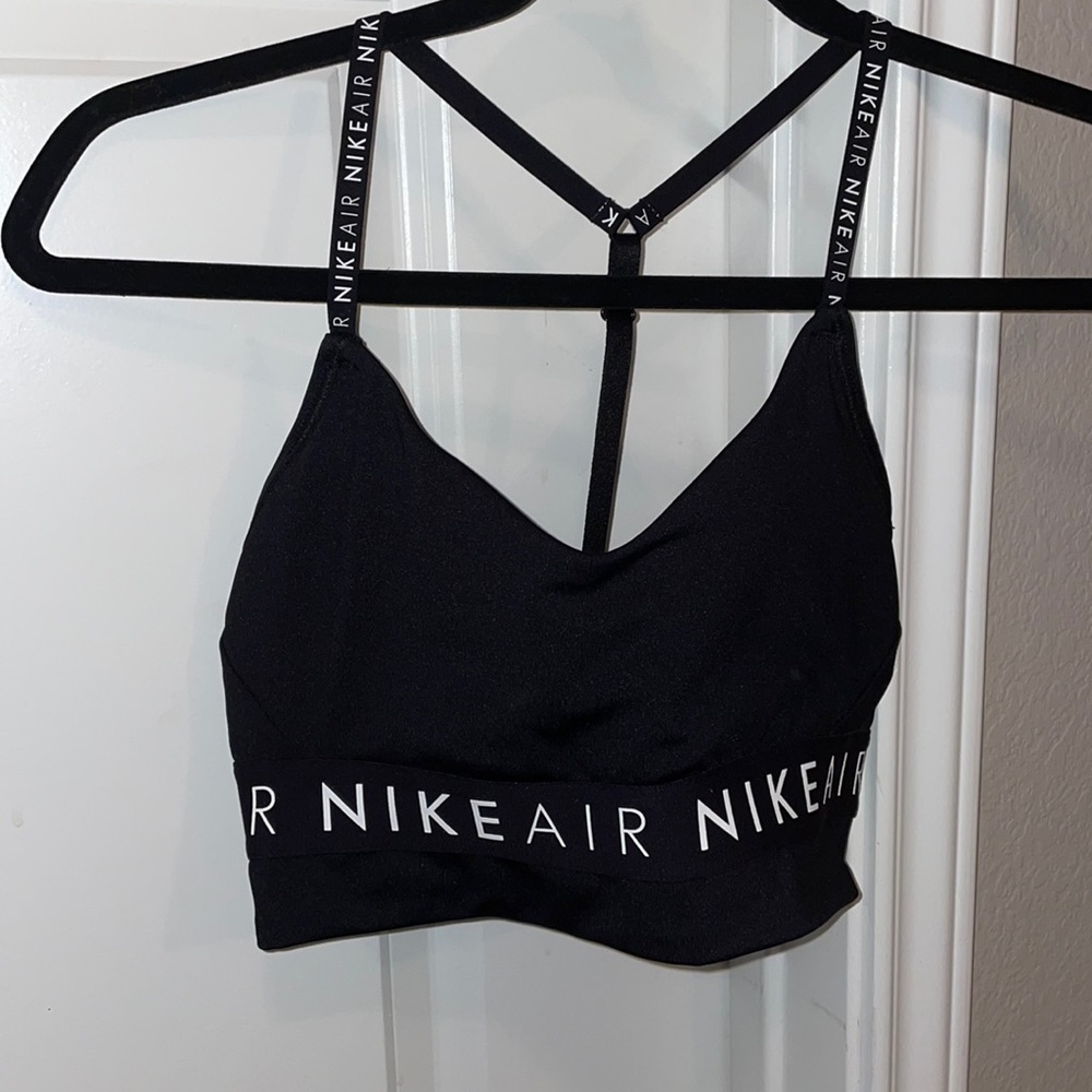 sports bra